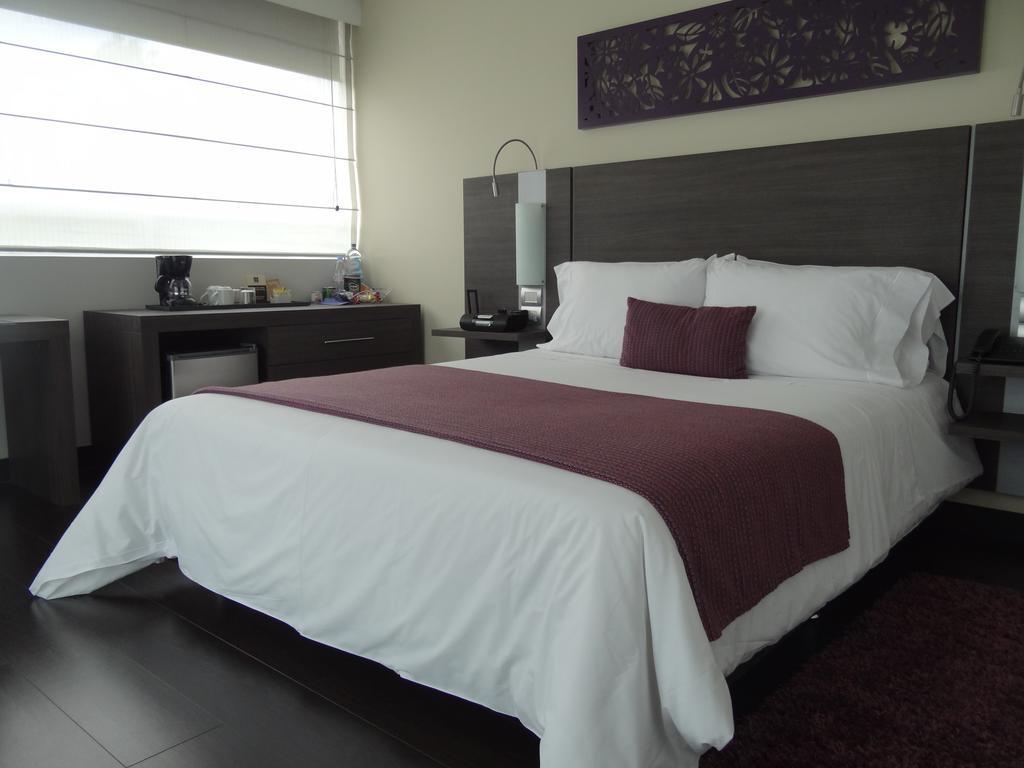 Hotel Bh El Poblado Medellín Szoba fotó